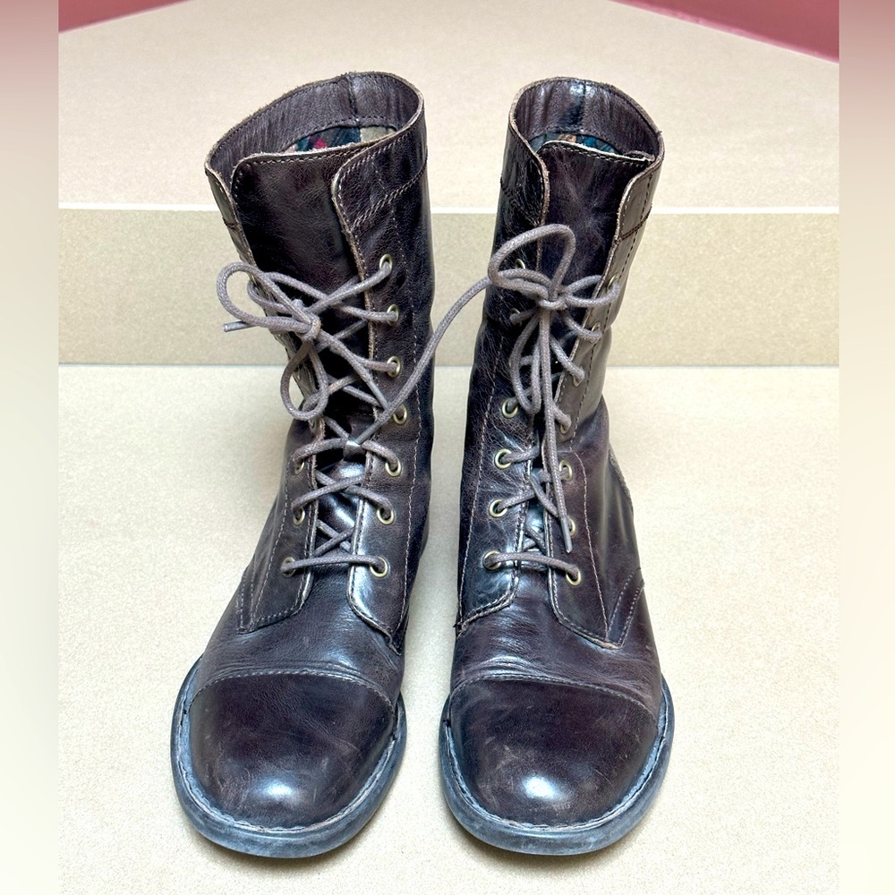 Børn Lace up boots. Size 7.5. Brown